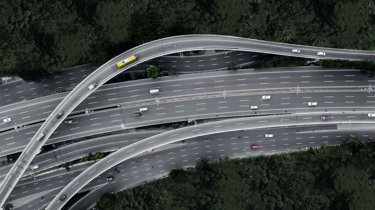 Cars crossing interchange overpass buy bitumen 60/70 from Iran
