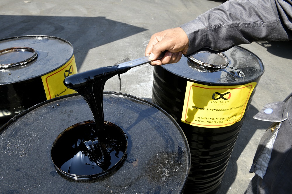 Watch the performance of bitumen emulsion vs standard bitumen - time-lapse  